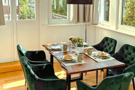 Musikviertel Leipzig - Ferienwohnung Premium KIngsize-Suite - Wintergarten - Essbereich