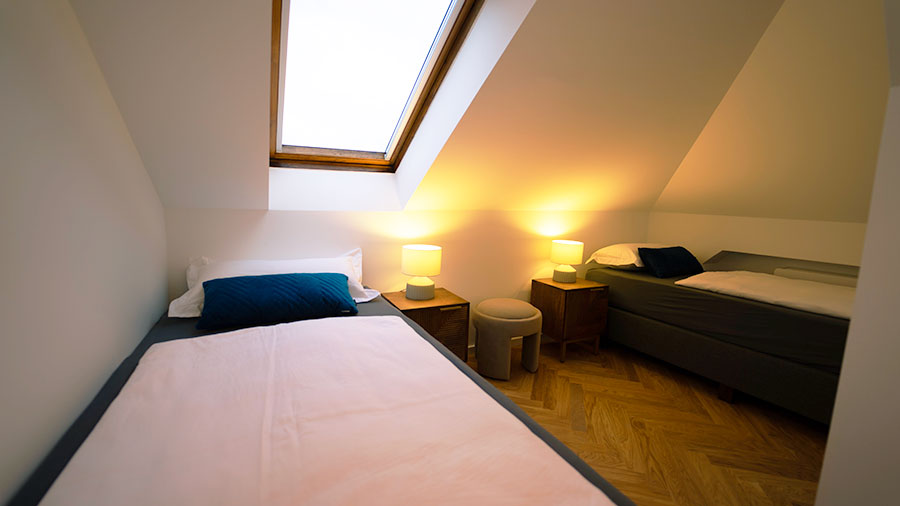 Premium Deluxe-Maisonette - Schlafraum mit zwei Betten