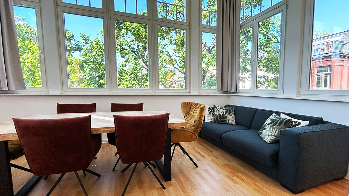 Premium Kingsize Suite - Wintergarten mit moderner Schlafcouch