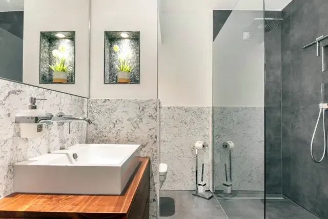 Musikviertel Leipzig - Wohlfühl-Oase - Luxus-Badezimmer mit Regendusche