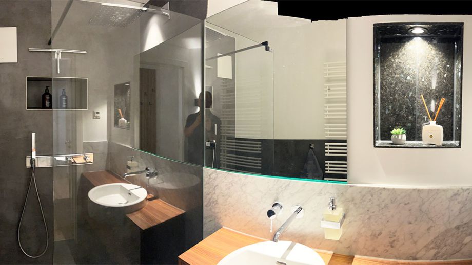 Premium Auszeit Suite - modernes Bad mit begehbarer Dusche