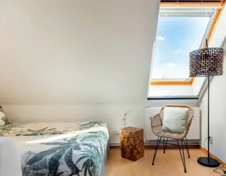 Musikviertel Leipzig - Wohlf&uuml;hl-Oase - Zimmer 2 - Schlafbereich und Sitzecke