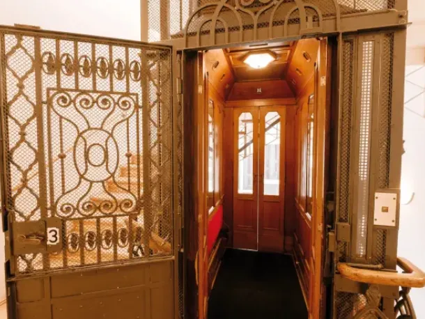 Musikviertel Leipzig - Ferdinand-Rhode-Str. 16 - historischer Aufzug