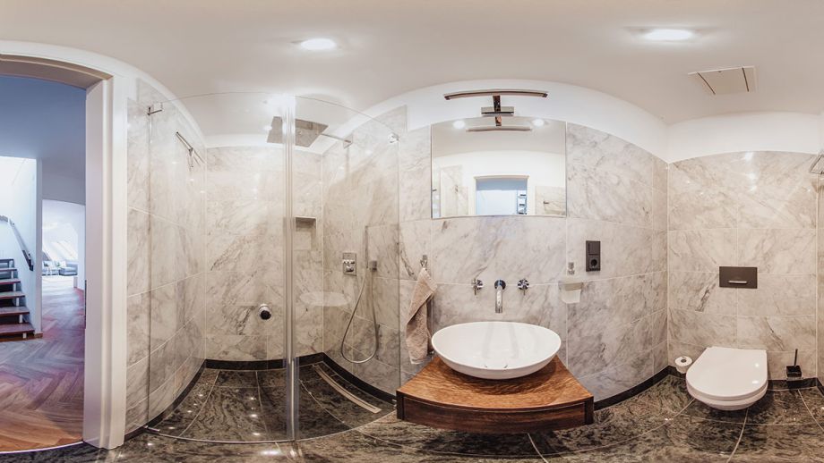 Premium Deluxe-Maisonette - Gästebad in Panoramasicht