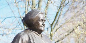 Musikviertel-Leipzig.de | Statue der Clara Zetkin