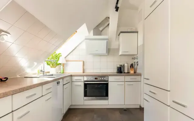 Musikviertel Leipzig - Wohlf&uuml;hl-Oase - K&uuml;che - Blick von Essecke