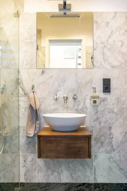 Musikviertel Leipzig - Premium Deluxe Maisonette - G&auml;stebad Waschbecken