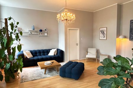 Premium Kingsize Suite - Wohnzimmer mit Kronleuchter