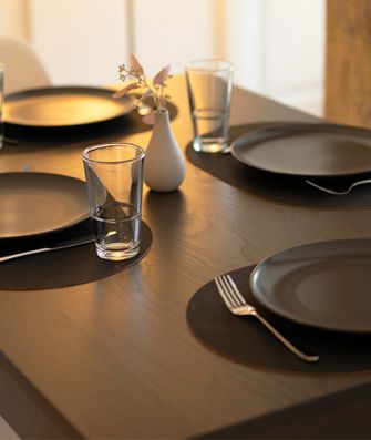 Premium Auszeit Suite - gemütlicher Essbereich mit vier Sitzplätzen